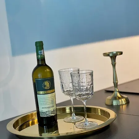 Luxury By One Hotel *